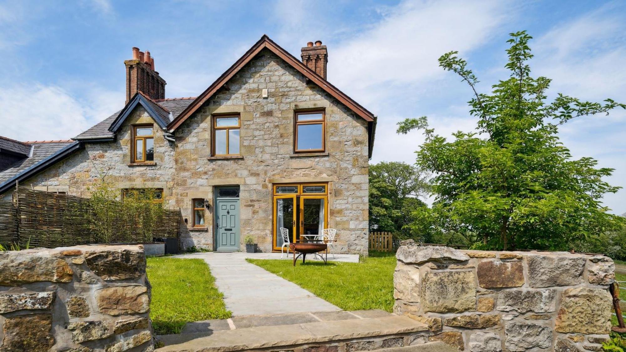 Tranquil Countryside Cottage For Two Wrexham Exterior photo